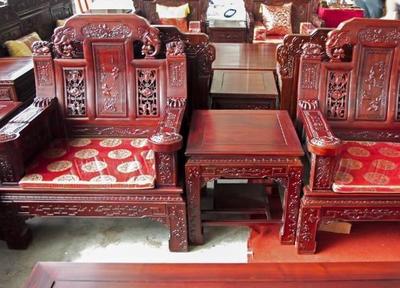 农村小伙卖红木家具,如今销售额过亿